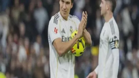 星辉争霸：镰田大地领航，格伊联袂哈兰德熠熠生辉！多纳鲁马坐镇曼城对决水晶宫！